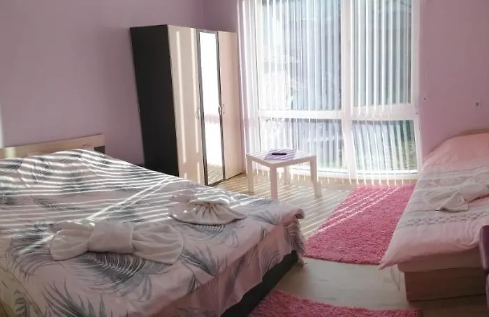 ゲストハウス Daiv サパレヴァ・バニャ