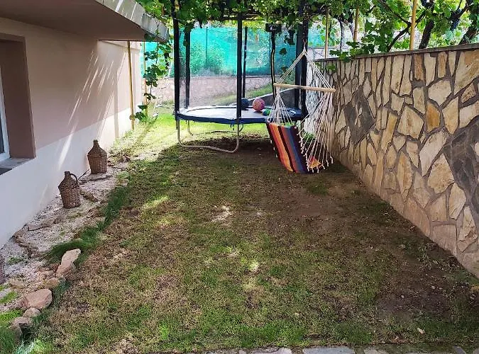 Daiv ゲストハウス サパレヴァ・バニャ