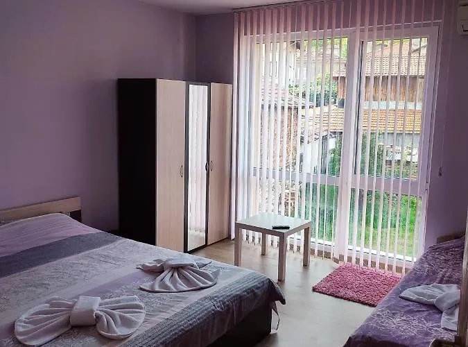 Daiv ゲストハウス サパレヴァ・バニャ