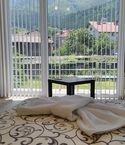 Daiv サパレヴァ・バニャ